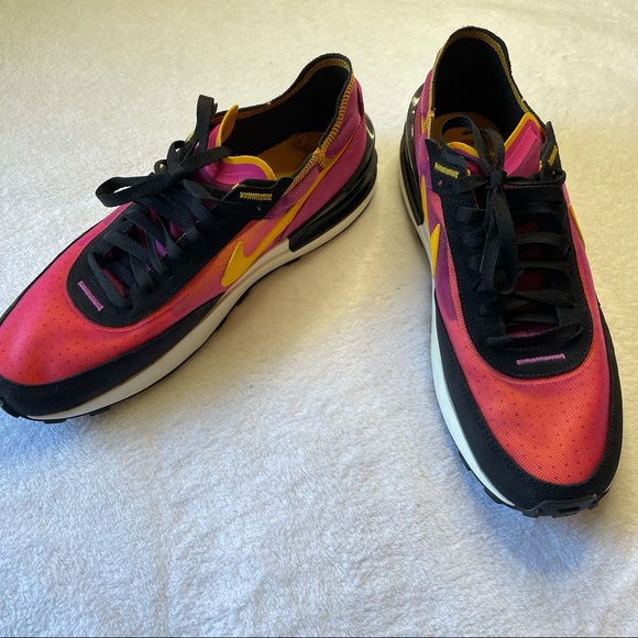 Nike Waffle One Sneakers Pink Yellow - Picture 8 of 11